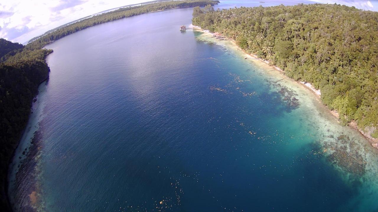 Meos Ambower Homestay Raja Ampat Fam ภายนอก รูปภาพ