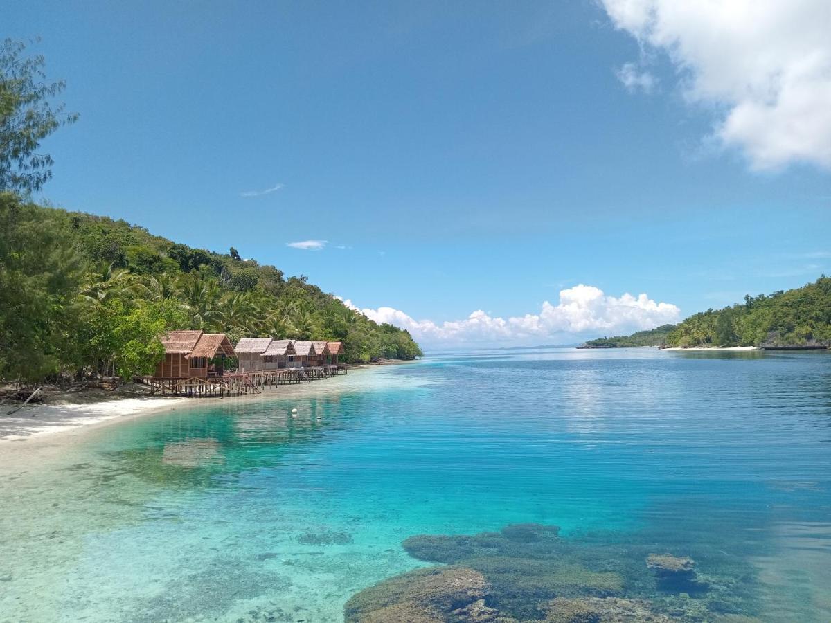 Meos Ambower Homestay Raja Ampat Fam ภายนอก รูปภาพ
