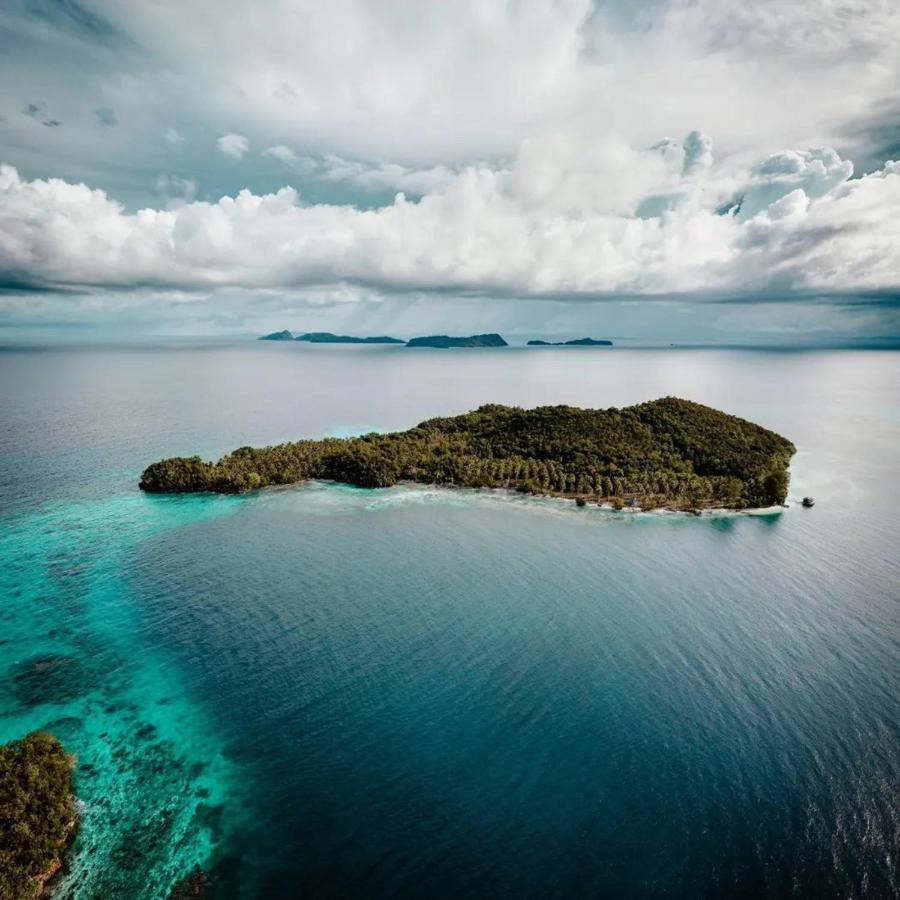Meos Ambower Homestay Raja Ampat Fam ภายนอก รูปภาพ