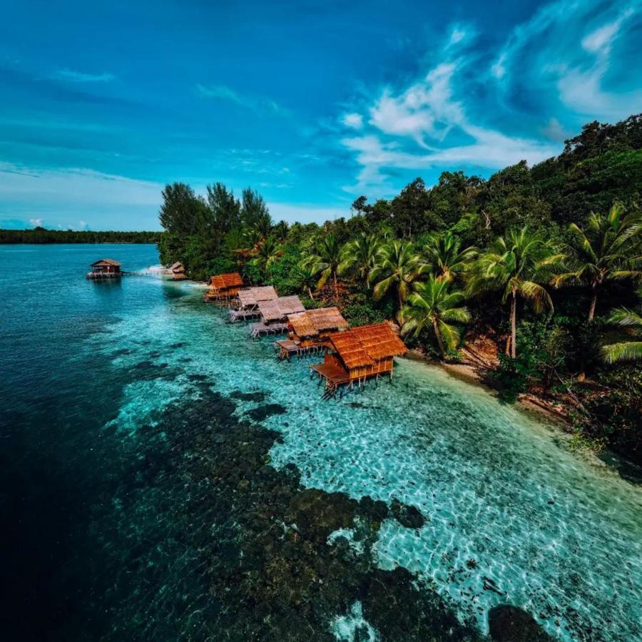 Meos Ambower Homestay Raja Ampat Fam ภายนอก รูปภาพ