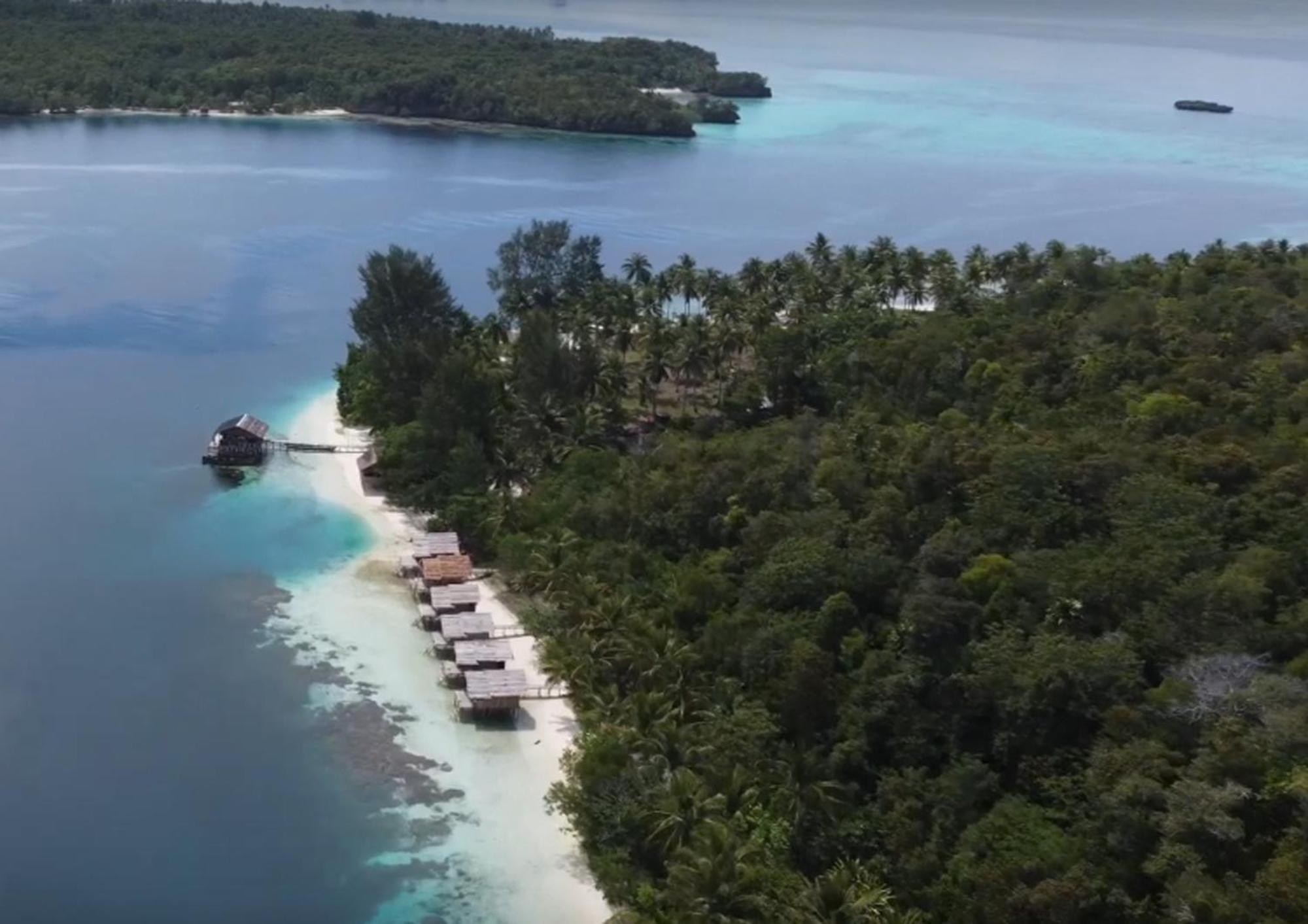 Meos Ambower Homestay Raja Ampat Fam ภายนอก รูปภาพ