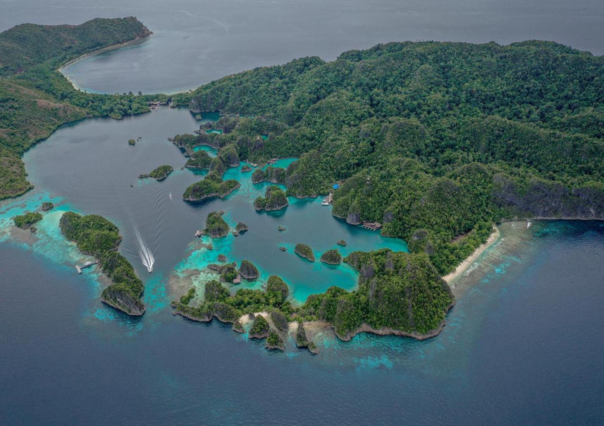 Meos Ambower Homestay Raja Ampat Fam ภายนอก รูปภาพ