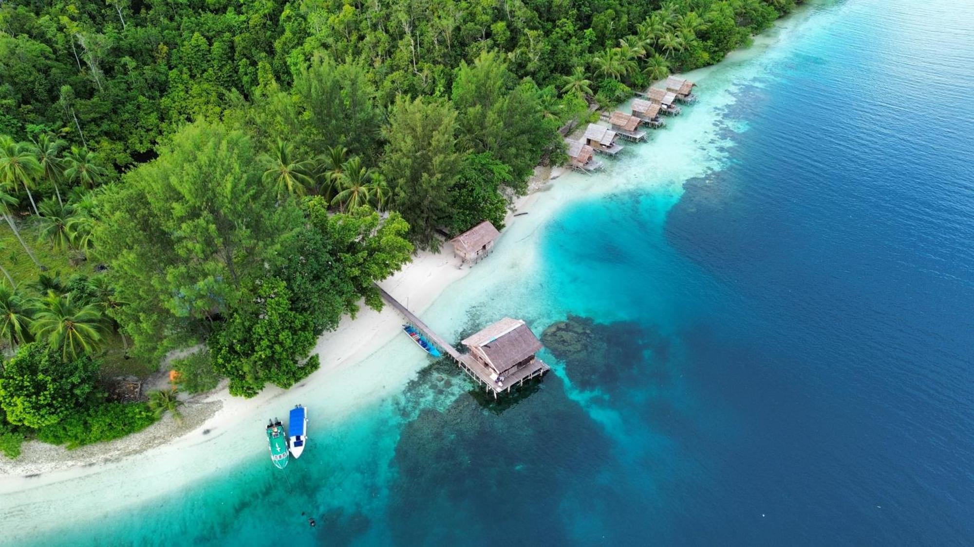 Meos Ambower Homestay Raja Ampat Fam ภายนอก รูปภาพ