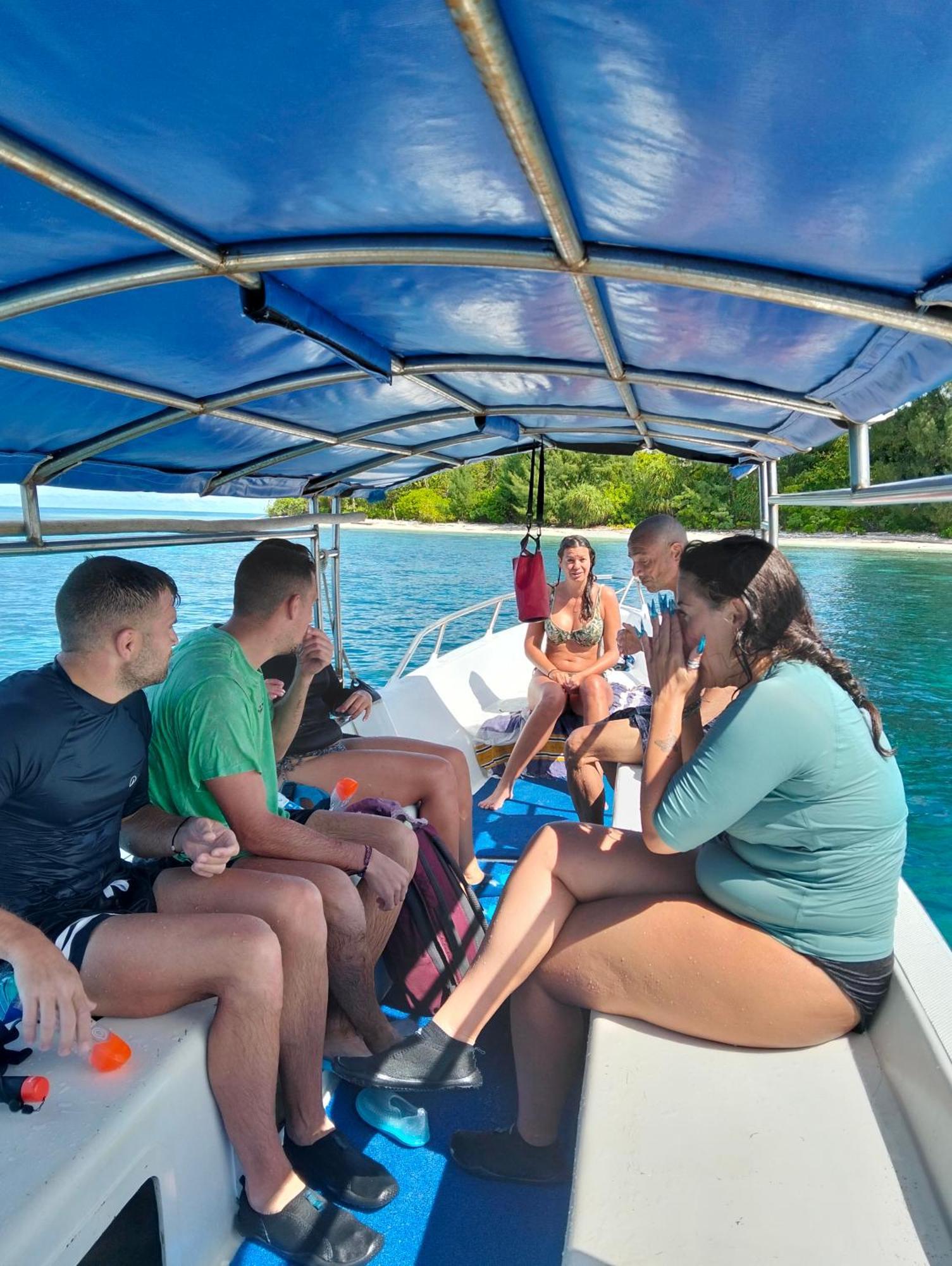 Meos Ambower Homestay Raja Ampat Fam ภายนอก รูปภาพ