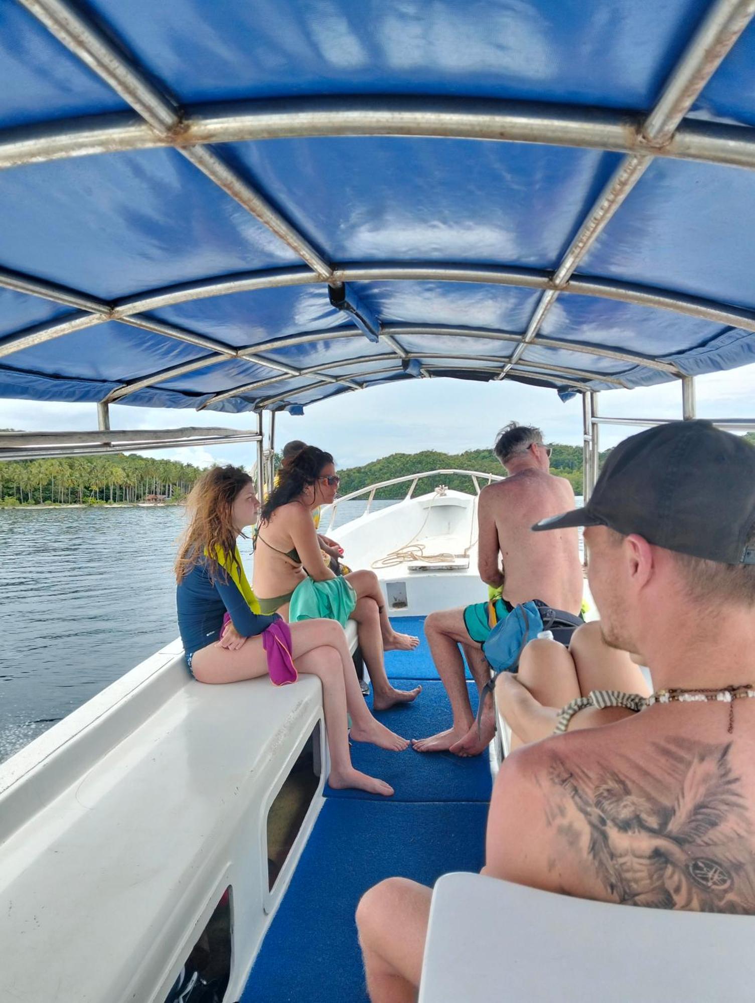 Meos Ambower Homestay Raja Ampat Fam ภายนอก รูปภาพ